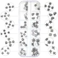 Zilverkleurige legering nagelbedels set met gotische kruizen en sterren in doorzichtige doos. - Set 2