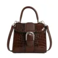 Sac a main marron motif crocodile bandouliere avec boucle metal vue de face image principale - Café