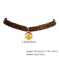 Gargantilla de terciopelo con estampado de leopardo y dije de campana dorada, accesorio. - Gargantilla de Leopardo Ancha con Campana de 1.6cm (NC-2827G-10) / Peso 7g