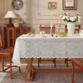 Tovaglia in pizzo vintage francese, elegante copertura per tavolo floreale bianco. - Filato bouclé / 140x100CM