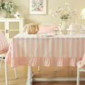 Nappe de table en coton lavé rayé rose et blanc style champêtre français très élégant - 90X90CM (122g) / Pur Coton Large Rayure Rose avec Volants Unis