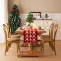 Corsia da tavola natalizia rossa con motivo jacquard ad albero di Natale ed eleganti nappe. - Sfondo rosso alberi multipli + nappa rossa (non lavabile in lavatrice) / Taglia Personalizzata