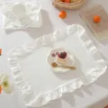 Λευκό σουπλά από βαμβάκι γαλλικού στυλ με κομψά βολάν, διακόσμηση τραπεζιού τραπεζαρίας. - Λευκά Βολάν