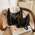 Sac à bandoulière matelassé noir avec chaîne dorée, élégant sac hobo pour femmes. - L / Noir