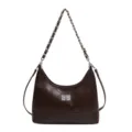 Bolso de hombro hobo acolchado marrón oscuro con cadena, elegante bolso cruzado de mujer. - Cierre Cuadrado Café