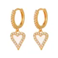 Créoles cœur plaquées or avec zircons cubiques scintillants et détails en émail blanc. - Or 18 carats / Blanc
