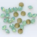 Strass in vetro rotondi appuntiti verde chiaro per nail art fai da te e gioielli fatti a mano. - SS2 1,1 mm circa 140 pz / Opale Verde Smeraldo
