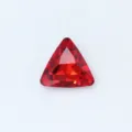 Strass d'ongle à fond pointu en cristal rouge triangulaire pour la bijouterie DIY. - 10mm (Lot de 20) / Rouge