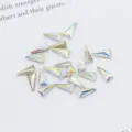 Driehoekige AB Kristal Strass Steentjes Puntige Achterkant DIY Nagelkunst Gems Gouden - 5x11mm 1 Stuk/Verpakking / Wit AB