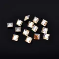 Strass en cristal carré pour nail art et bijoux, gemmes scintillantes en verre. - 4mm (20 Pièces/Paquet) / Champagne Doré