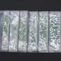 Strass piatti di varie dimensioni per nail art, set di diamanti in vetro per decorazioni. - Albumina Verde