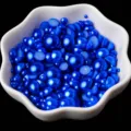 Perles demi-rondes bleues mélangées pour nail art et bricolage. Tailles diverses. - Bleu foncé