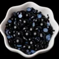 Perles demi-rondes noires melangees cabochons en resine pour art d'ongles et deco telephone. - Noir