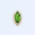 Bouton de strass en cristal marquise vert avec bordure de strass clairs pour vêtements DIY. - Vert Herbe