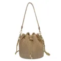 Élégant sac seau plissé en cuir PU kaki avec une bandoulière chaîne chic et pratique. - Kaki