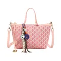 Sac cabas rose à motif chevron avec anses, bandoulière et charmants pendentifs pour femmes. - Avec Pendentif / Rose