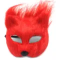 Nahaufnahme des roten flauschigen Tierhalbmaske für Halloween Cosplay und Party Events. - Rot