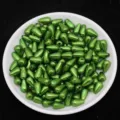 Groene druppelvormige kralen 6x10mm losse kralen voor DIY handgemaakte sieraden en kledingaccessoires. - Donkergroen
