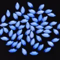Blaue marquis-flachrücken-strasssteine für nail art, glitzernde kristall-edelsteine für maniküre. - Navetteschliff / 20 Stück/Packung (4x8mm) / Blau
