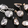 DIY Kristall Zirkon Anhänger Kupfer Tropfen Schmuck Zubehör für Halskette und Ohrringe. - 6x8 mm Wassertropfen mit einzelner Öse / KC Gold