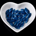 Strass in resina marquise blu scuro per lavori artigianali e decorazione di abiti. - Blu forato