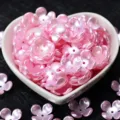 Perles de fleurs nacrées roses pour loisirs créatifs, bouquets et accessoires de bijoux. - 26 mm - 50 g Environ 24 Pièces / Rose