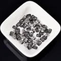 Schwarze flache Strasssteine für Nageldesign DIY, glänzende Kristalle Mix, 20 Stück. - Rechteck / 4x6mm / Mineralgrau
