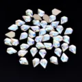 Strass in vetro irregolari per nail art e decorazione fai da te, cristalli AB iridescenti. - A forma di freccia / 20 Pezzi (6x7mm)