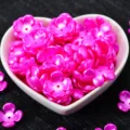 Heißrosa Acryl vierblättrige Blume Abstandhalter Perlen für DIY handgemachte Blumenstrauß Teile. - Fuchsia