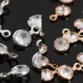 Colgantes de circonita cúbica con micropavé accesorios para hacer joyas DIY y collares. - Redondo 4 mm con un solo enganche