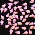 Laser roze onregelmatige nagelstrass steentjes platte achterkant voor nail art. - Zadvorm / 4x6mm 20 Stuks/Verpakking / Laser Roze