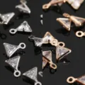 Colgante de triángulo de circón de cristal micro-incrustado galvanizado accesorios DIY - Triángulo con bucle simple 4 mm