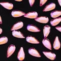 Laser roze druppelvormige strass-steentjes, sprankelende nail art edelstenen, 20st. - druppel / 4x8mm 20 Stuks/Verpakking / Laser Roze