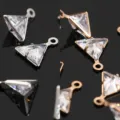Colgantes de circonita cristal triangular laton micro pave para fabricacion de joyas DIY - Colgantes triangulares de 6 mm con una anilla