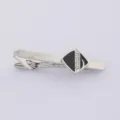 Pince à cravate homme argentée avec incrustation losange noire et strass brillants pour tenue formelle. - Style Strass Losange Noir Argenté (T1040)