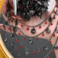 DIY μαύρη μεταλλική αλυσίδα τριαντάφυλλου με κόκκινα στρας για κοστούμια και χειροτεχνία. - Μεταλλικό γκρι