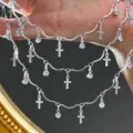Ασημένια αλυσίδα DIY με σταυρούς και λαμπερά strass για διακόσμηση τσαντών ή μέσης. - Ασημί