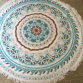 Toalla de playa redonda con intricados patrones de mandalas y flecos delicados. - Número 2