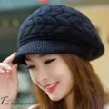 Gorro de boina de punto cálido de invierno para mujer con visera y elegante patrón. - Talla única / Negro