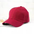 Casquette de baseball classique en coton rouge pour hommes et femmes, visière incurvée et style. - Taille unique / Bordeaux