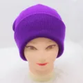 Bonnet en tricot violet pour l'hiver, chaud et confortable bonnet pull-on pour hommes. - Violet foncé