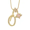 Collier pendentif lettre O plaqué or avec charm planète en zircon rose détail de bijoux pour femme. - O-Or (Chaîne Serpent)