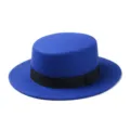 Chapeau plat classique bleu avec ruban noir, parfait pour le style automne et hiver. - Taille unique / Bleu
