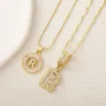 Conjunto de collar con colgante de letra R de latón bañado en oro con circonitas cúbicas - Letra R / Dorado