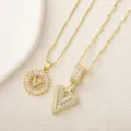 Conjunto de collar con colgante de letra V de latón bañado en oro, joyería de cristal elegante. - Letra V / Dorado