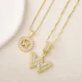 Collar con colgante de letra W de latón bañado en oro y circonitas, joyería de moda. - Letra W / Dorado