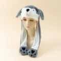 Detailansicht der niedlichen Plüschtier-Mütze mit beweglichen Ohren, weiches grau-weißes Fleece. - M (56-58cm) / Grauer Hund
