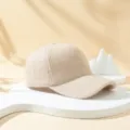 Vue détaillée de la casquette de baseball en tricot beige avec fil argenté et rayures. - M (56-58cm) / Khaki Clair