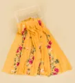 Châle jaune brodé de branches et fleurs style ethnique, idéal pour la plage ou le quotidien. - Jaune