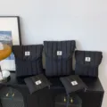 Schwarze gesteppte Laptoptasche und Aufbewahrungstasche, weiche Baumwollschutzhülle mit Label. - S / Schwarz